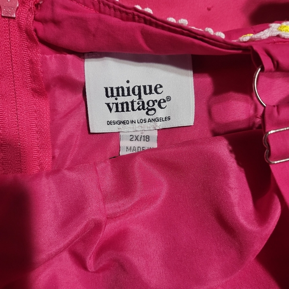 NWT Unique Vintage Fuschia Dress with Daisies - Picture 5 of 9